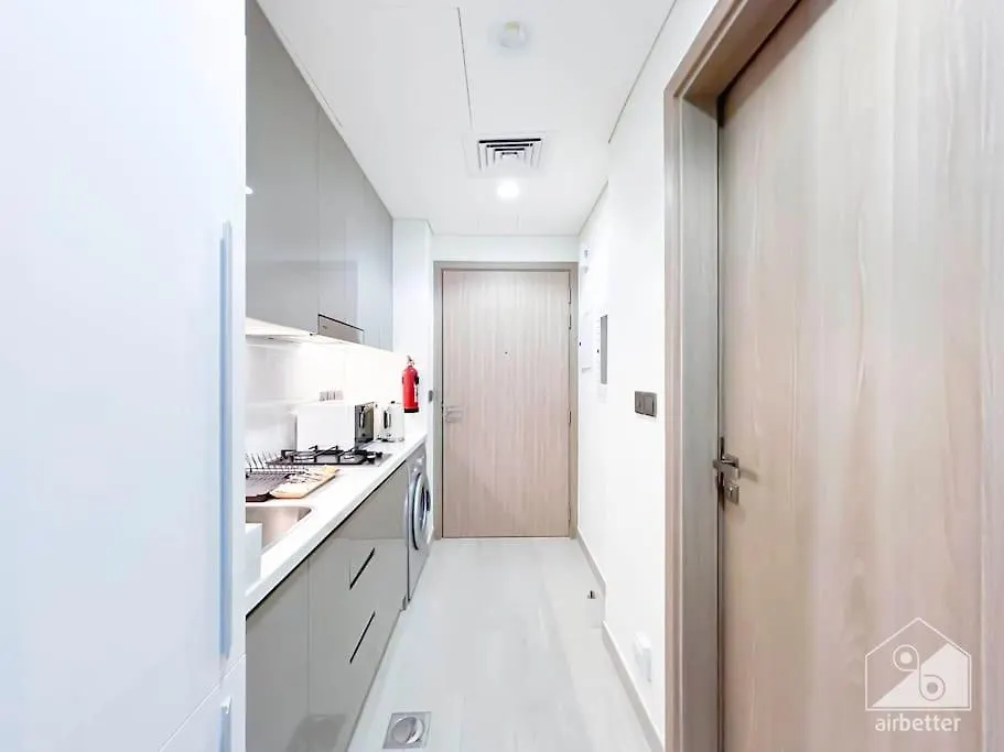 Meydan Bliss Luxurious Studio With Private Balcony Dubai Apartamento